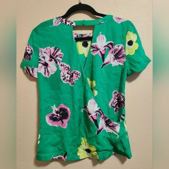 J. Crew 100% Silk Blouse Women's Size 0 Green Floral Short Sleeve Open Back - Picture 2 of 9